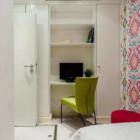 Hotel Suite-home Expo Messe 2*